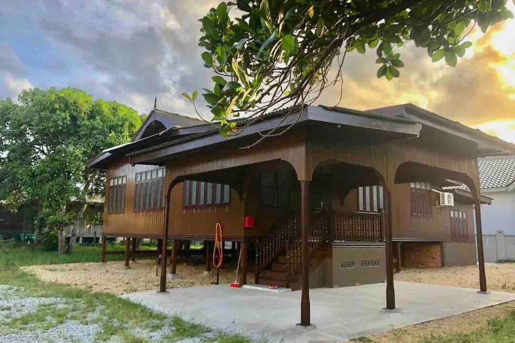 De Rhumaa Homestay Kuala Terengganu Bagian luar foto