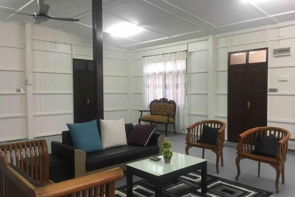 De Rhumaa Homestay Kuala Terengganu Bagian luar foto